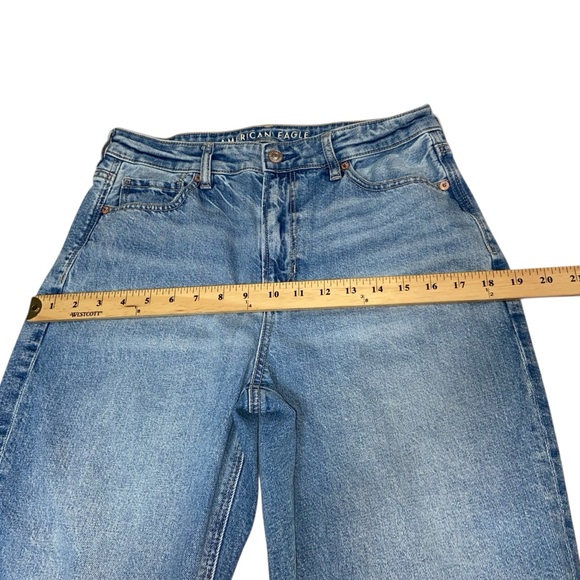 American Eagle (30x27) Strigid Distressed High Rise Mom Jeans - Women’s 10 - Picture 5 of 13